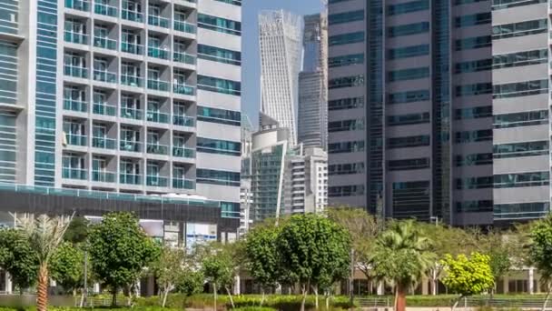Edifícios residenciais em Jumeirah Lake Towers timelapse em Dubai, Emirados Árabes Unidos. — Vídeo de Stock