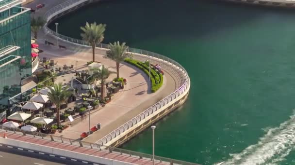 Luchtfoto timelapse van Dubai Marina op dag tijd in Dubai, Verenigde Arabische Emiraten — Stockvideo
