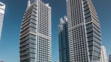 Jumeirah Gölü Kuleleri 'ndeki yerleşim yerleri Dubai, BAE' de zaman aşımına uğramış..