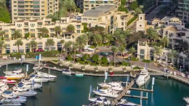 Dubai, BAE 'de gündüz vakti Dubai Marina' nın hava görüntüsü.