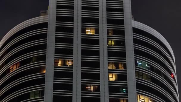 アラブ首長国連邦ドバイマリーナの豪華なレジデンス超高層ビルのタイムラプス — ストック動画
