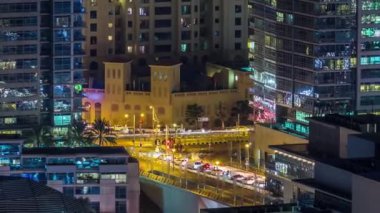 Dubai Marina ve JBR 'nin gece görüntüsü Dubai, BAE' de