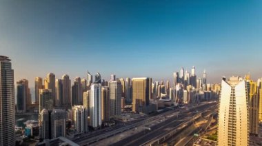 Dubai Marina ve JLT 'nin gün batımında Dubai, BAE' de hava görüntüsü