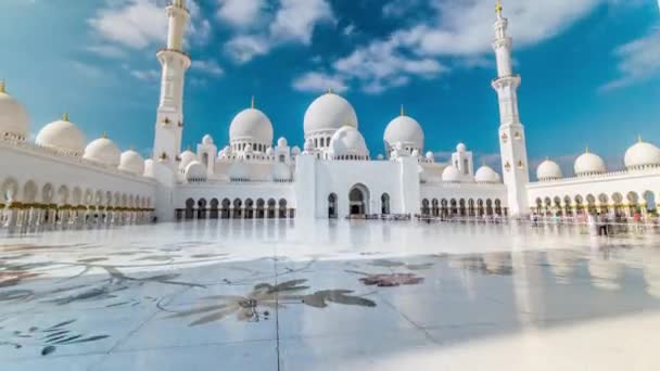 Sheikh Zayed Wielki Meczet timelapse hyperlapse położony w Abu Dhabi - stolicy Zjednoczonych Emiratów Arabskich. — Wideo stockowe