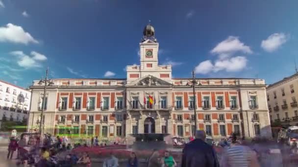 L'iperdecadenza temporale dell'edificio del Vecchio Ufficio Postale. Situato nella Puerta del Sol. Madrid, Spagna — Video Stock