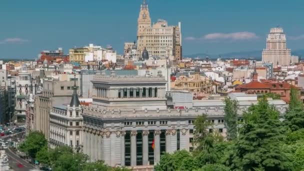 Vista aérea desde Cibeles Palac hasta el edificio Telefónica en Madrid timelapse — Vídeo de stock
