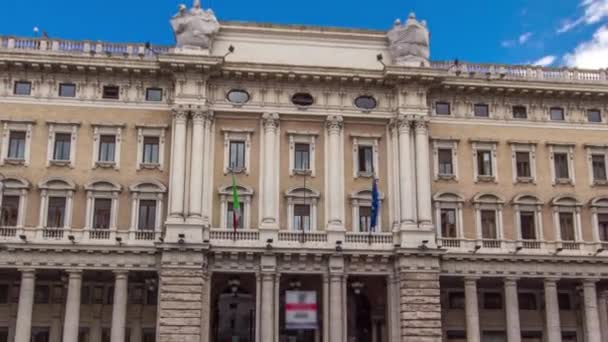 Turistas en Piazza Colonna hiperlapso timelapse cerca de Galleria Alberto Sordi en Roma — Vídeos de Stock