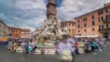 Piazza Navona, the fountain of four rivers timelapse hyperlapse designed by G.L.Bernini.