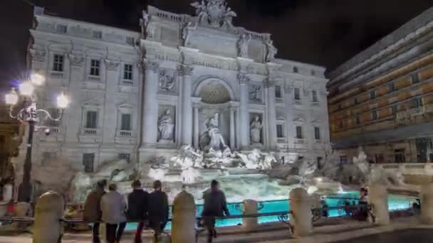 A famosa Fonte de Trevi na noite hyperlapse timelapse . — Vídeo de Stock