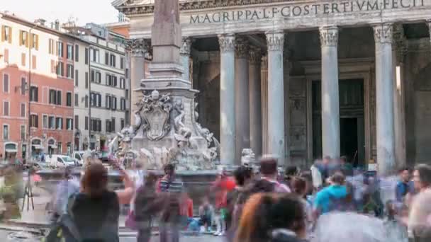 Praça Rotonda e fonte timelapse e Panteão à luz do dia. Roma, Itália — Vídeo de Stock