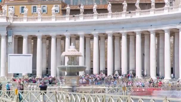 Συντριβάνι στην πλατεία St. Peters timelapse στο Βατικανό. Piazza San Pietro και Βασιλική — Αρχείο Βίντεο