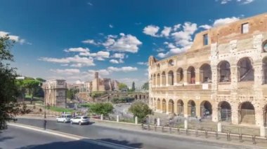 Kolezyum veya Kolezyum zaman atlaması, aynı zamanda Roma, İtalya 'daki Flavian Amfitiyatrosu olarak da bilinir.