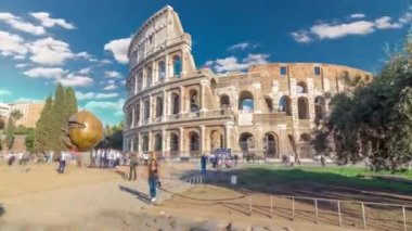 Kolezyum veya Kolezyum zaman atlaması, aynı zamanda Roma, İtalya 'daki Flavian Amfitiyatrosu olarak da bilinir.