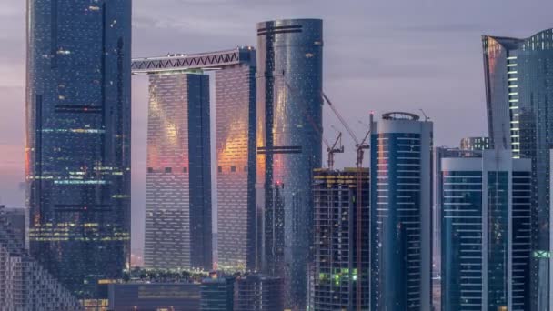 Edificios en la isla Al Reem en Abu Dhabi timelapse desde arriba. — Vídeos de Stock