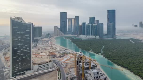 Edifícios em Al Reem ilha em Abu Dhabi timelapse de cima — Vídeo de Stock