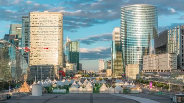 Unik skyskrapa timelapse i berömda finans- och affärsdistrikt i Paris - La Defense. — Stockvideo