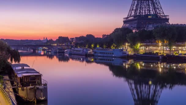 Torre Eiffel e la Senna notte per giorno timelapse, Parigi, Francia — Video Stock