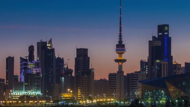 Παραθαλάσσιος ορίζοντας της πόλης του Κουβέιτ από νύχτα σε μέρα timelapse — Αρχείο Βίντεο