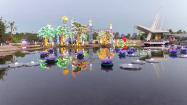 Dubai Glow Garden, çevre dostu mimarinin yer aldığı bir sanat devletidir.