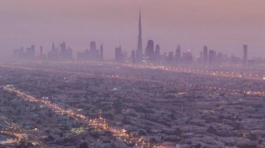 Gece gündüz Dubai 'nin Skyline görüntüsü, BAE. Zaman Uygulaması