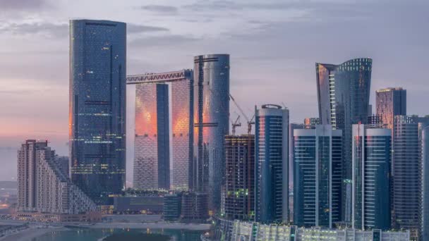 Edificios en la isla Al Reem en Abu Dhabi timelapse desde arriba. — Vídeos de Stock