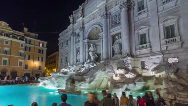 La célèbre fontaine de Trevi la nuit timelapse hyperlapse . — Video