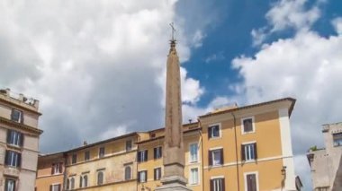 Roma'daki Piazza della Rotonda'da çeşme timelapse hiperlapsusu, İtalya