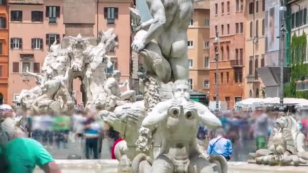 A Neptunusz szökőkútja a Navona téren az olaszországi Rómában. — Stock videók