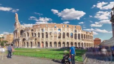 Kolezyum veya Kolezyum zaman atlaması, aynı zamanda Roma, İtalya 'daki Flavian Amfitiyatrosu olarak da bilinir.