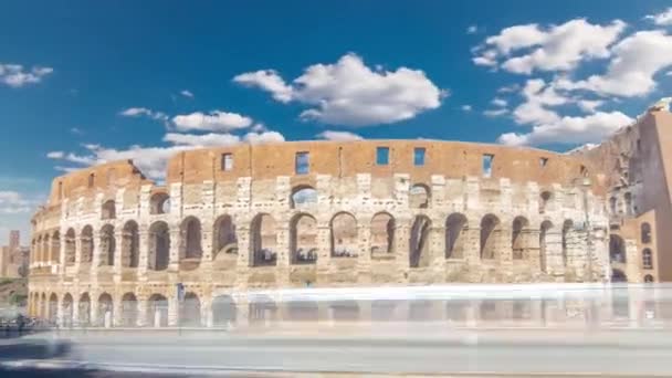 Het Colosseum of Colosseum timelapse hyperlapse, ook bekend als het Flavian Amphitheatre in Rome, Italië — Stockvideo