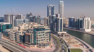 Körfez Meydanı zaman dilimi karışık kullanım ve Dubai 'deki Business Bay' de bulunan düşük katlı kompleks ofis binalarıyla