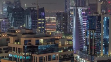 Körfez Meydanı bölge gece zaman çizelgesi karışık kullanım ve Dubai 'deki Business Bay' de bulunan düşük katlı kompleks ofis binaları