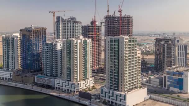 Torres en el timelapse aéreo de Business Bay en Dubai, Emiratos Árabes Unidos — Vídeo de stock