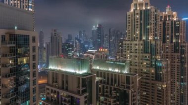 Dubai gökdelenleri iş sahasındaki aydınlatmalı bölge gece zaman çizelgesi.