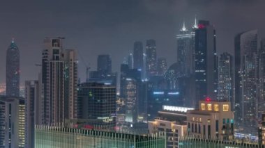 Dubai gökdelenleri iş sahasındaki aydınlatmalı bölge gece zaman çizelgesi.