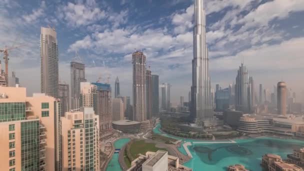 Vue aérienne de Dubaï tôt le matin timelapse dans le centre-ville. — Video