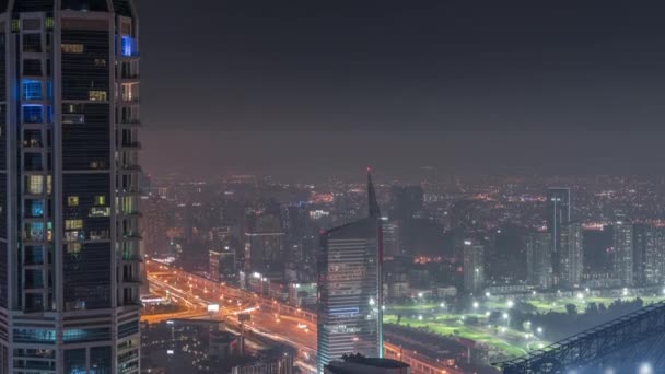 Dubai Vista aérea mostrando al barsha alturas e verdes zona zona zona noite timelapse — Vídeo de Stock