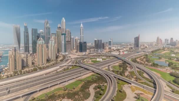 Spaghetti-Kreuzung Dubai Marina Autobahn den ganzen Tag Zeitraffer — Stockvideo