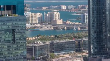 Dubai İnternet Şehri 'ndeki ofis binaları ve Medya Şehri hava zaman çizelgesi