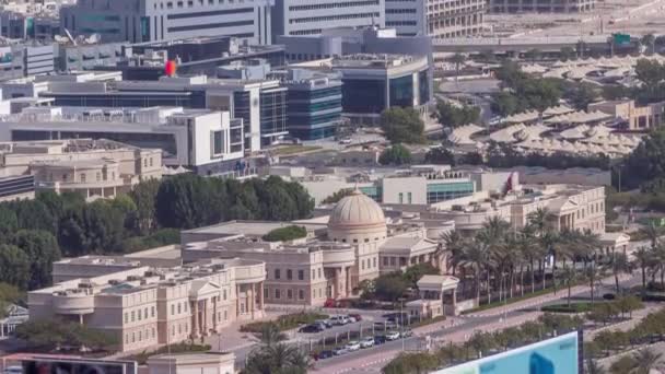 Dubai Internet stad med huvudentrén till campus för American University i Dubai timelapse. — Stockvideo