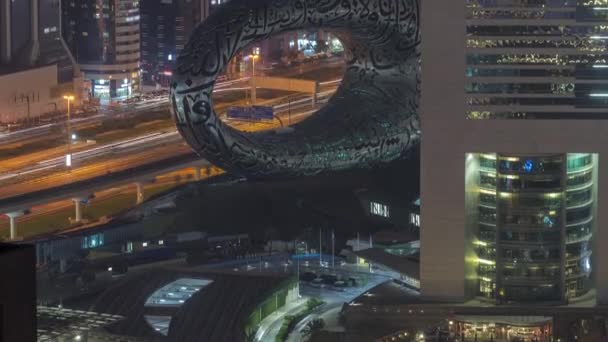 Museo Dubai de diseño exterior futuro timelapse noche aérea. — Vídeo de stock