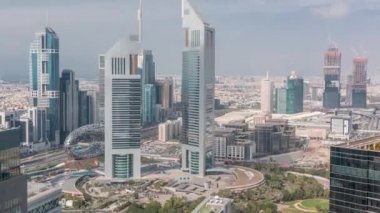 Emirates Kuleleri ve Şeyh Zayed 'in hava zaman çizelgesi manzarası