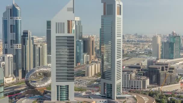 La vista su Emirates Towers e Sheikh Zayed strada timelapse aerea — Video Stock