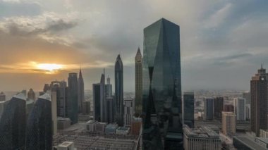 Dubai 'nin finans merkezi üzerinde gün batımı lüks gökdelenler zaman çizelgesi, Dubai, Birleşik Arap Emirlikleri