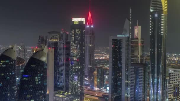 Centrum finansowe Dubaju z luksusowymi drapaczami chmur, Dubaj, Zjednoczone Emiraty Arabskie — Wideo stockowe