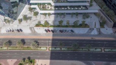 Ofis kulesi Dubai Uluslararası Finans Merkezi zaman diliminde yer almaktadır.