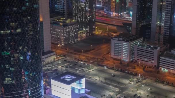 Gate Avenue nuova passeggiata aerea timelapse notte, situato nel centro finanziario internazionale di Dubai. — Video Stock