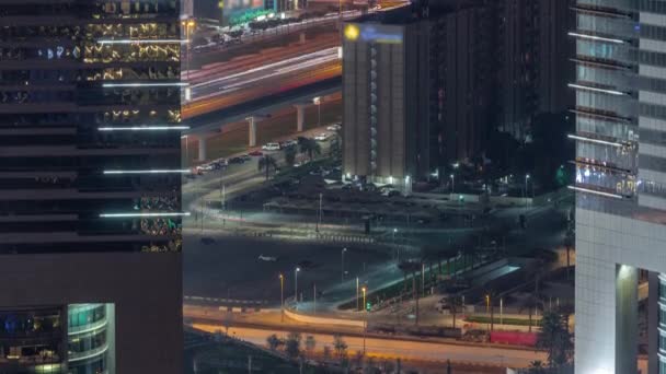 Busy Sheikh Zayed Road tráfego aéreo noite timelapse na cidade de Dubai, Emirados Árabes Unidos — Vídeo de Stock