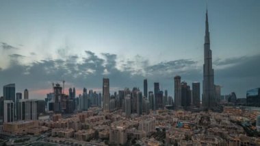 Dubai Şehir Merkezi 'nden geceye geçiş zamanı en yüksek gökdelen ve diğer kulelerle