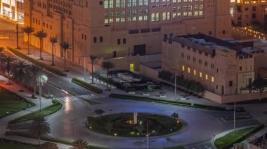 Dubai şehir merkezindeki kavşağın etrafında bir kavşağın havadan görünüşü..